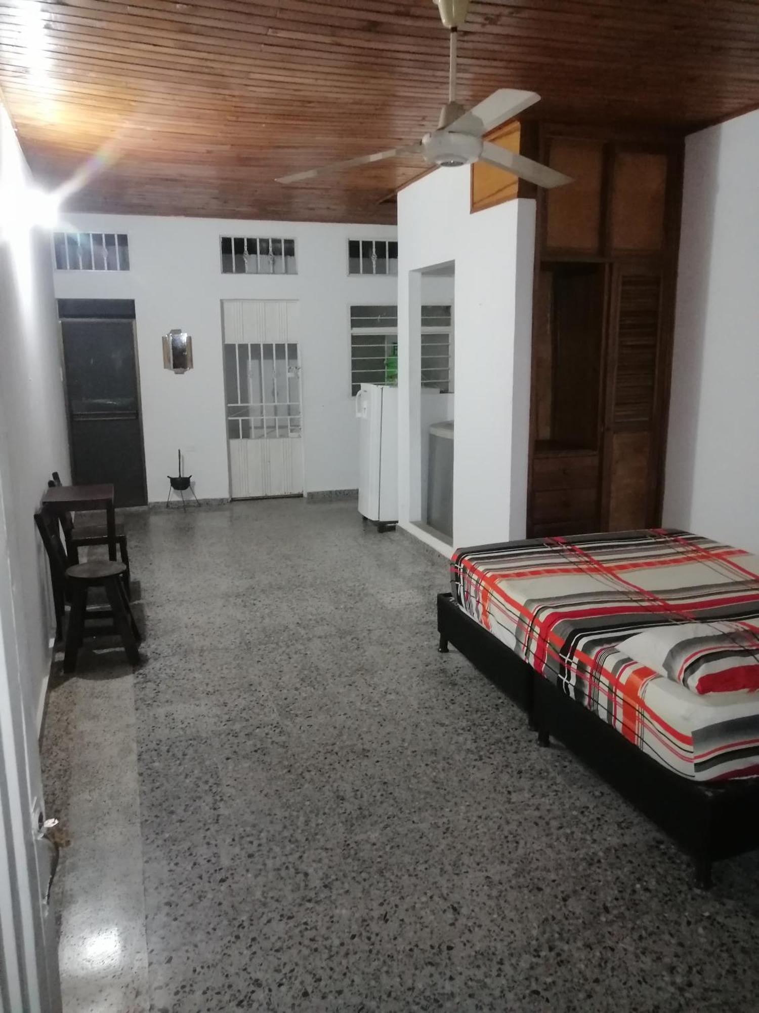 Hotel Low Cost La Dorada Buitenkant foto