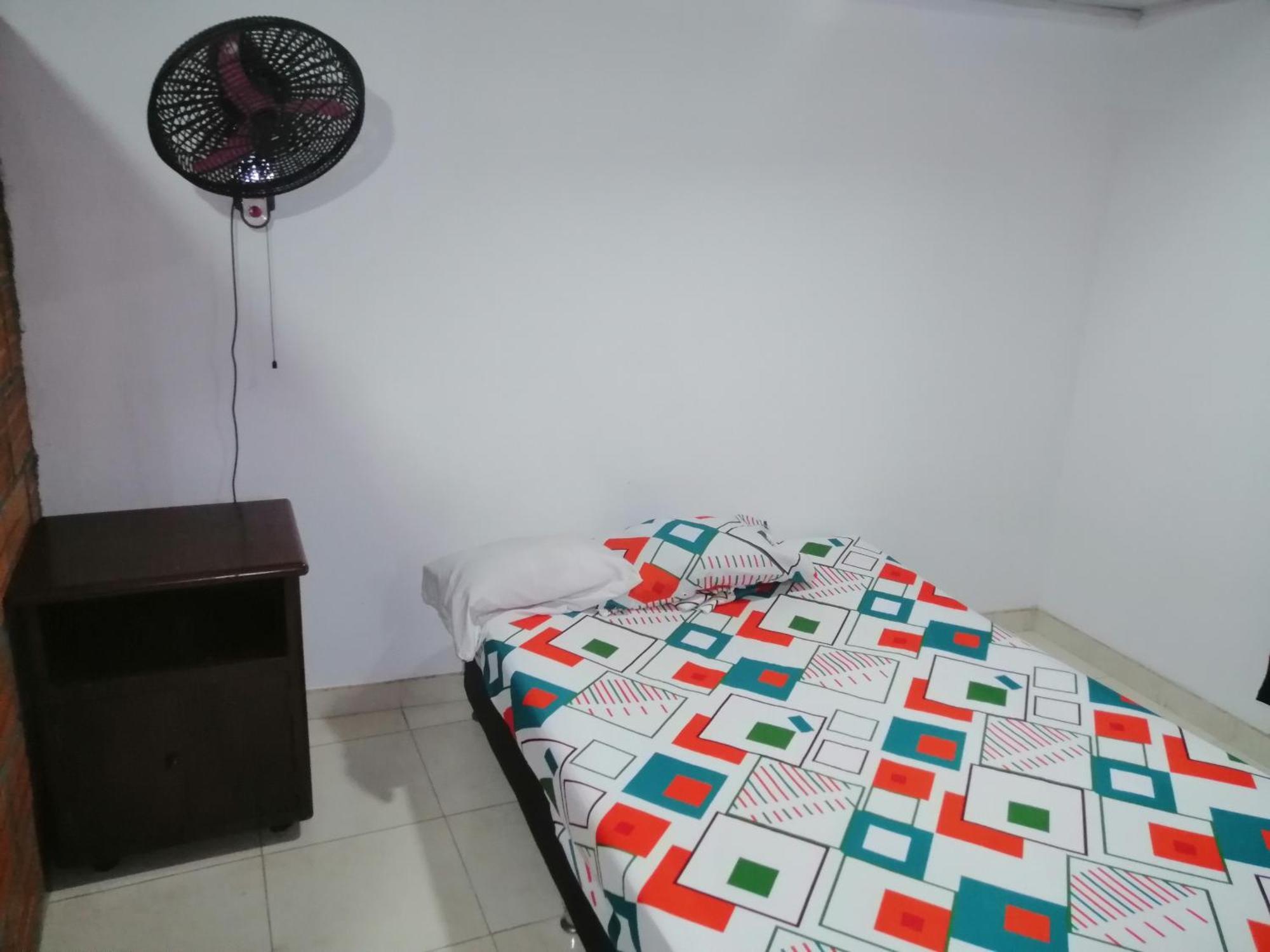 Hotel Low Cost La Dorada Buitenkant foto